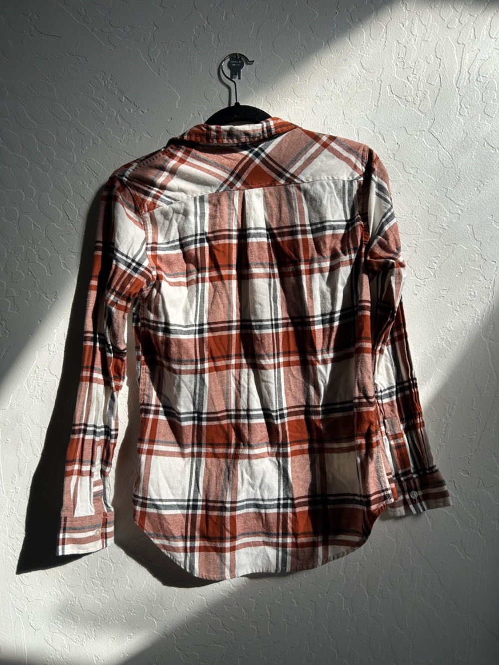 Weatherproof Women's Cream and rust Plaid Button-Down Shirt - Picture 6 of 6